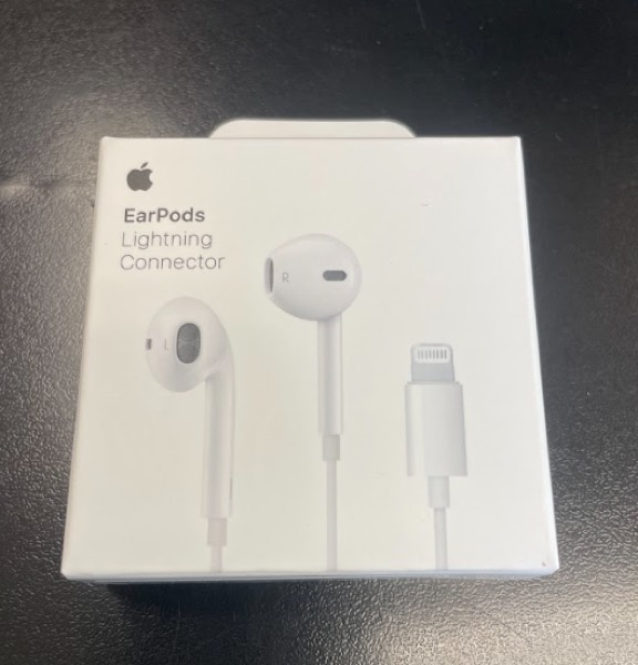 Auriculares con cable · Lightning · básicos